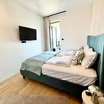 River Lux Residence & Private Garage