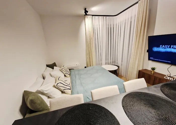 River Lux Residence & Private Garage سراييفو